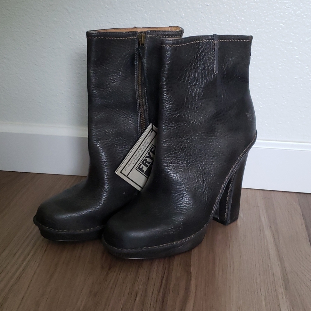 Frye "Victoria" Leather Platform Ankle Boots NWOT